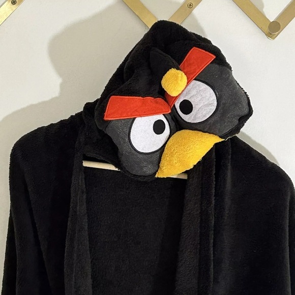 Angry bird bomb bird black hooded throw blanket - Picture 5 of 6